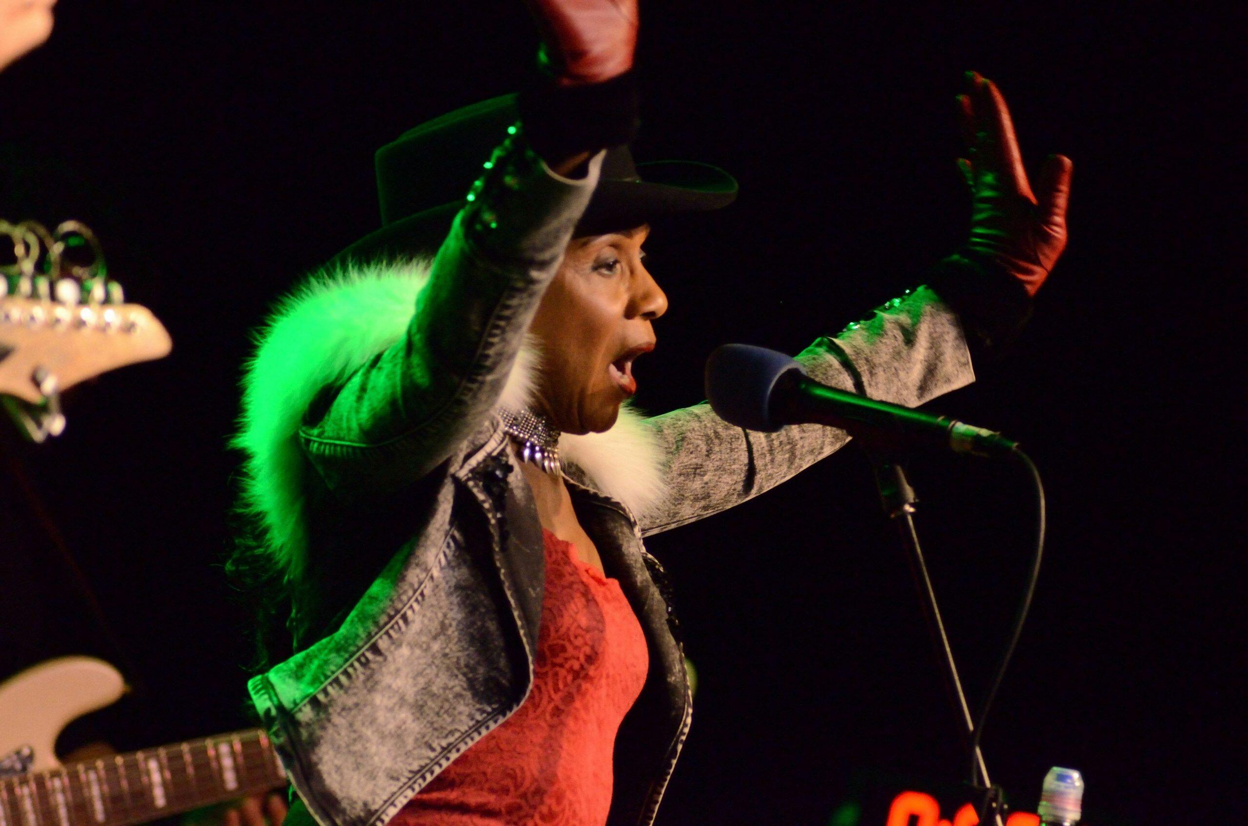 A classic country artist with summer music and a hint of soul: Presenting to the masses Petrella