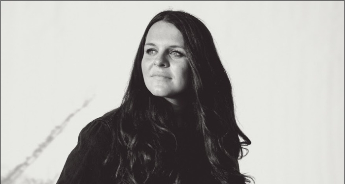 Lindy Cofer Announces New Single in Partnership with 1MILLIONHOME